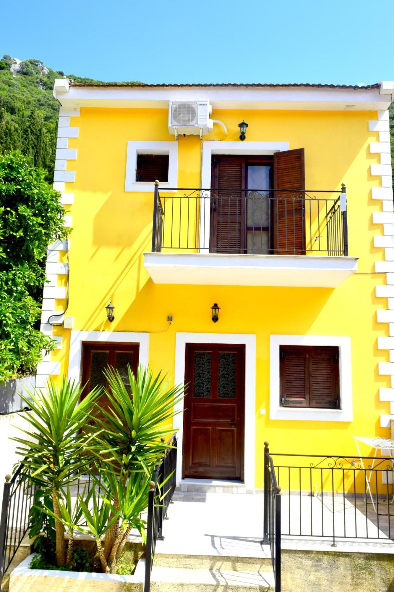 Dourios Ippos Apartments Frikes Exterior photo